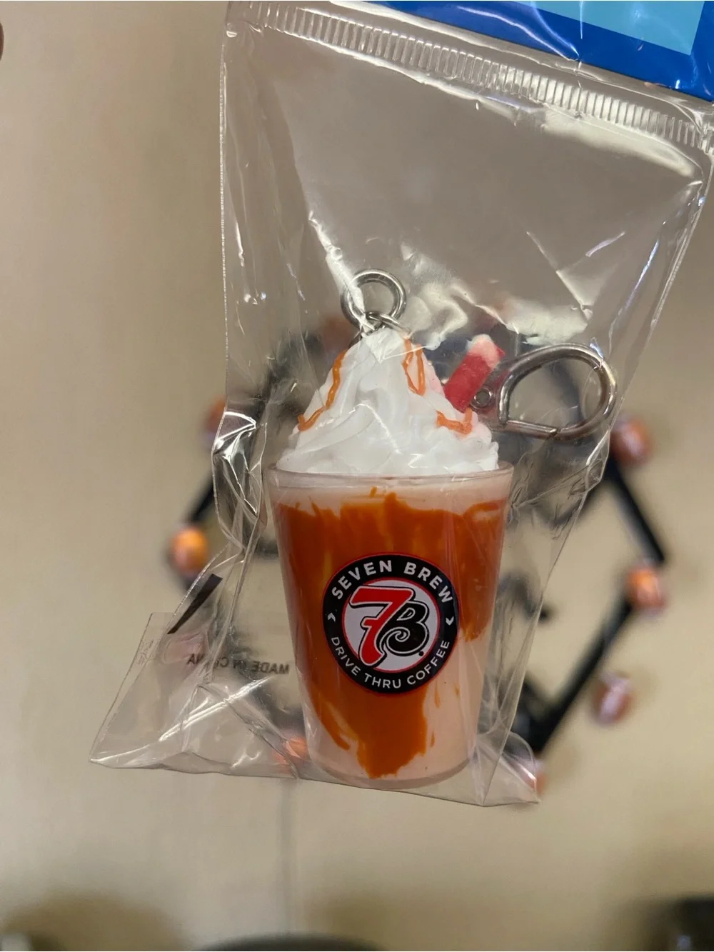 7 Brew LIMITED EDITION Blondie Charm Keychain